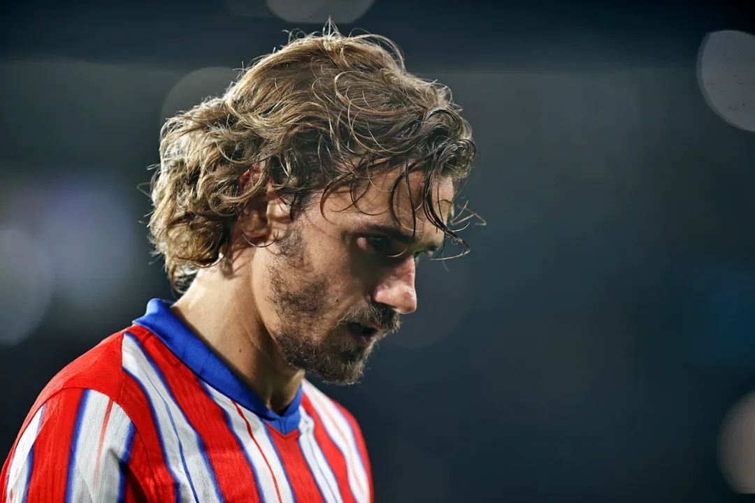 塞尔塔守门员表现出色,连续扑出射门 塞尔塔守门员表现出色,连续扑出射门